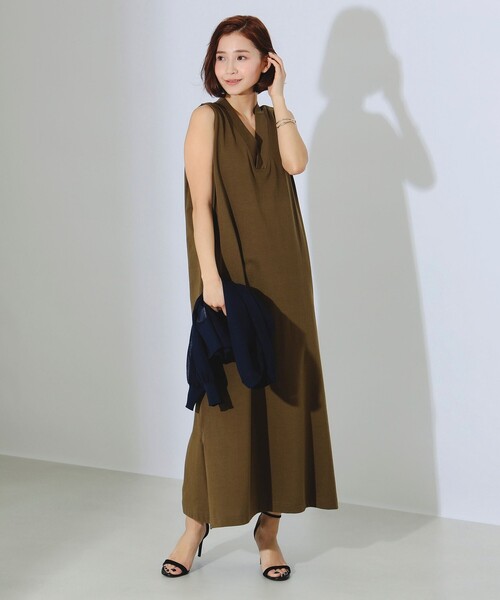 B:MING by BEAMS（ビーミングバイビームス）の「B:MING by BEAMS / Vネック マキシ ワンピース（ワンピース・レディース・ブルー系その他2/ブラック/カーキ・SMALL/MEDIUM）」の16枚目の写真