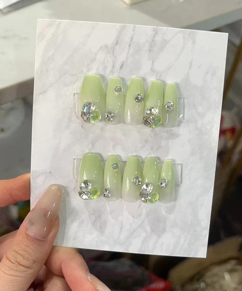 DiamondHearts（ダイヤモンドハーツ）の「ハンド ネイルチップシール 貼るだけ（ネイルシール/ネイルチップ・レディース・A/C/D/E/B/G/J/K/R/I/N/M/P/S/H/L/Q/T・FREE）」の2枚目の写真