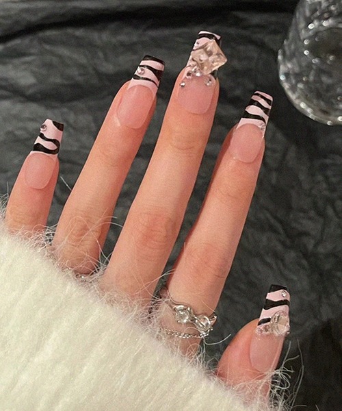 DiamondHearts（ダイヤモンドハーツ）の「ハンド ネイルチップシール 貼るだけ（ネイルシール/ネイルチップ・レディース・A/C/D/E/B/G/J/K/R/I/N/M/P/S/H/L/Q/T・FREE）」の8枚目の写真