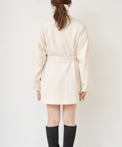 Chico(チコ)の「スタンドミドル丈コート(チェスターコート・レディース・グレイッシュベージュ/アイボリー・FREE)」の18枚目の写真