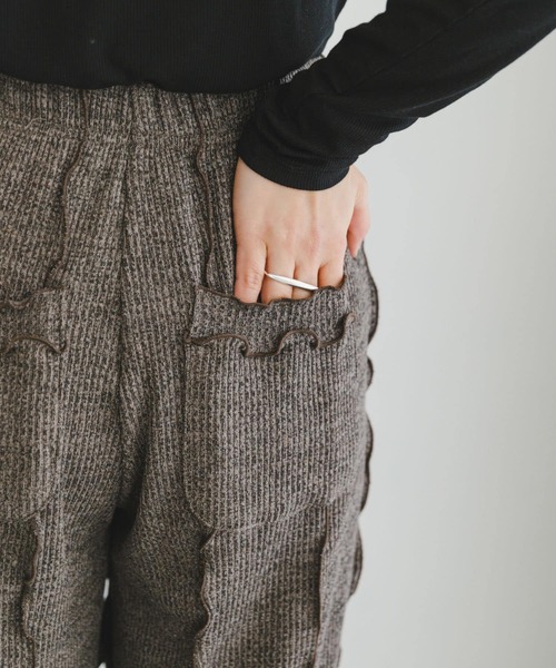 ITEMS URBANRESEARCH(アイテムズ アーバンリサーチ)の「ウラキモウメローリブパンツ(その他パンツ・レディース・ブラック/ブラウン・FREE)」の13枚目の写真