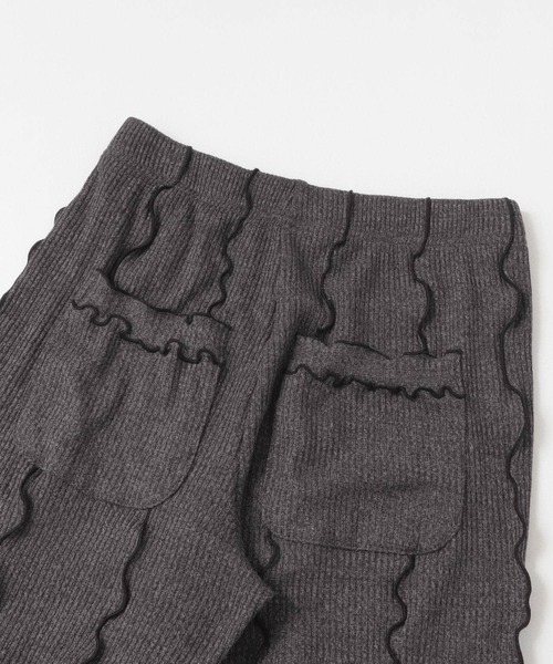 ITEMS URBANRESEARCH(アイテムズ アーバンリサーチ)の「ウラキモウメローリブパンツ(その他パンツ・レディース・ブラック/ブラウン・FREE)」の21枚目の写真