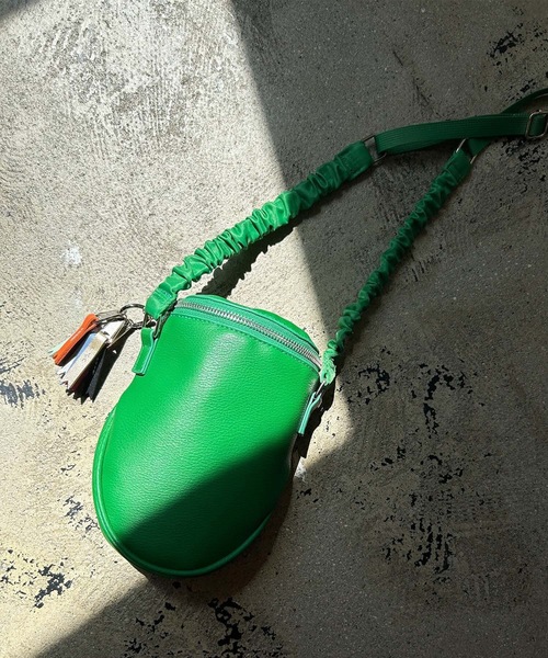 Magine（マージン）の「cheek:egg pouch shoulder チーク エッグポーチショルダー（ショルダーバッグ・レディース・グリーン/アイボリー/ブルー/ブラック・FREE）」の3枚目の写真