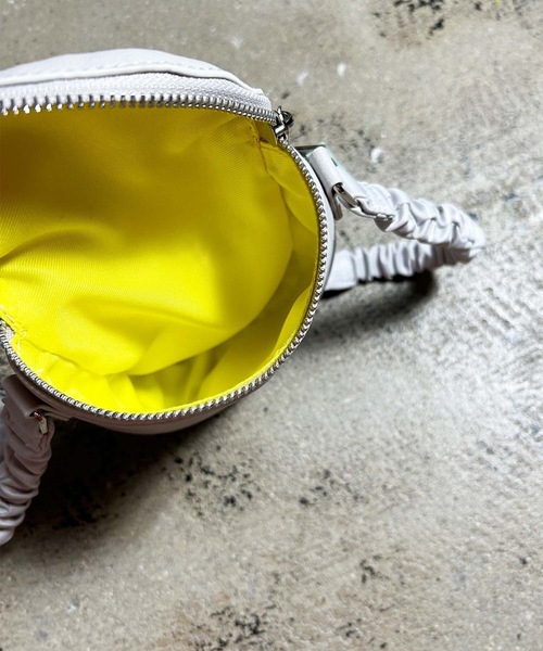 Magine（マージン）の「cheek:egg pouch shoulder チーク エッグポーチショルダー（ショルダーバッグ・レディース・グリーン/アイボリー/ブルー/ブラック・FREE）」の13枚目の写真