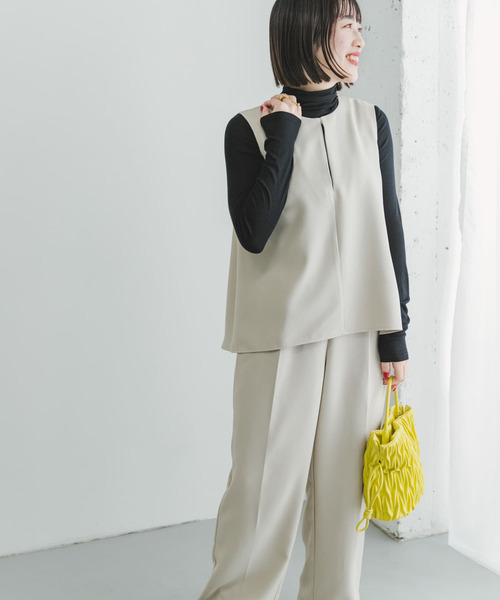 ITEMS URBANRESEARCH(アイテムズ アーバンリサーチ)の「フレアトップス×イージーパンツセット(パンツドレス・レディース・ライトベージュ/ブラック・FREE)」の3枚目の写真