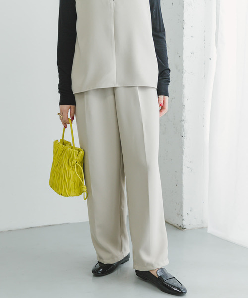 ITEMS URBANRESEARCH(アイテムズ アーバンリサーチ)の「フレアトップス×イージーパンツセット(パンツドレス・レディース・ライトベージュ/ブラック・FREE)」の9枚目の写真