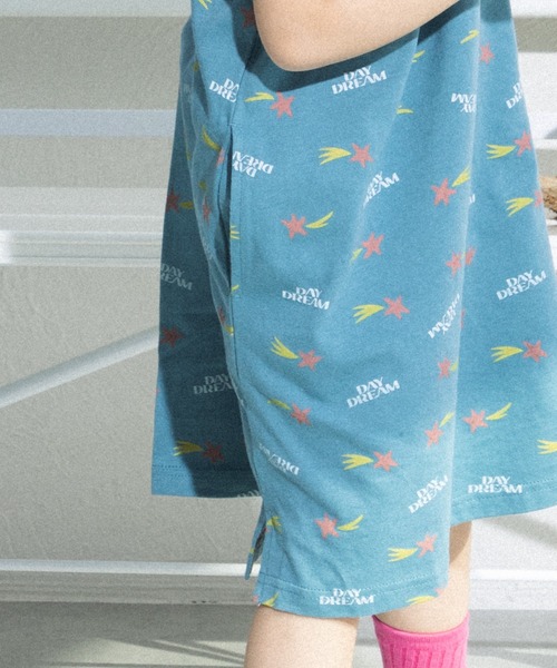 pairmanon（ペアマノン）の「【リンクコーデ】オリジナル総柄プリント 肩フリルTシャツワンピース（ワンピース・キッズ・パープル/ストライプ/ピンク/ライトブルー・110/120/130/90/100/140/150）」の18枚目の写真