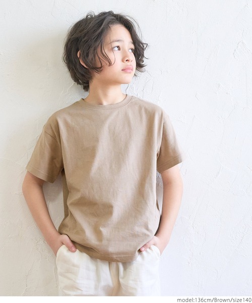 coca(coca)(コカ)の「キッズ ベーシックコットンTシャツ(Tシャツ/カットソー・キッズ・ライトブルー/ブルー/ブラウン/チャコール/ラベンダー/アイボリー・110/120/130/140)」の3枚目の写真