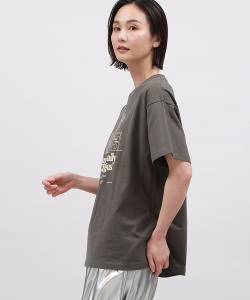 LAKOLE（ラコレ）の「フラワーモチーフプリントＴ / 112102（Tシャツ/カットソー・レディース・クリーム/チャコールグレー/オフホワイト・MEDIUM/SMALL）」の11枚目の写真