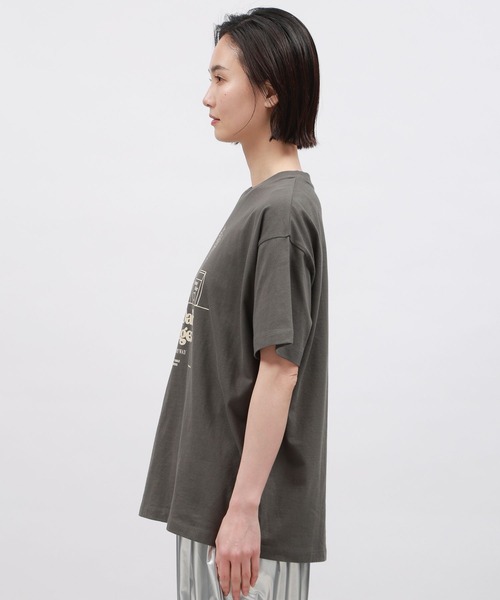 LAKOLE（ラコレ）の「フラワーモチーフプリントＴ / 112102（Tシャツ/カットソー・レディース・クリーム/チャコールグレー/オフホワイト・MEDIUM/SMALL）」の16枚目の写真