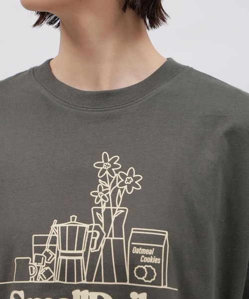 LAKOLE（ラコレ）の「フラワーモチーフプリントＴ / 112102（Tシャツ/カットソー・レディース・クリーム/チャコールグレー/オフホワイト・MEDIUM/SMALL）」の18枚目の写真