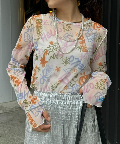 HELLO.SANFRANCISCO(ハローサンフランシスコ)の「≪新色追加≫【HELLO.SANFRANCISCO】ハンドペイントプリントシアーTEE(Tシャツ/カットソー・レディース・オレンジ/アイボリー/ブラック/ブルー/ホワイト/パープル・ONE SIZE)」の2枚目の写真