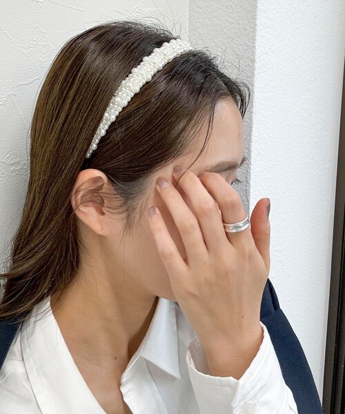 fredy emue（フレディエミュ）の「パールカチューシャ（カチューシャ・レディース・アイボリー・FREE）」の2枚目の写真