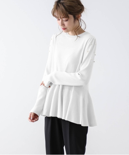 AMELY(エミリー)の「パール袖ペプラムニット(ニット/セーター・レディース・ブラック/ホワイト/グレー/ブルー・フリー)」の9枚目の写真