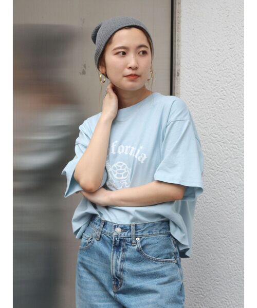 Russell Athletic（ラッセルアスレティック）の「RUSSELL別注 ロゴTee（Tシャツ/カットソー・レディース・オフホワイト/ブルー/ベージュ・FREE）」の3枚目の写真