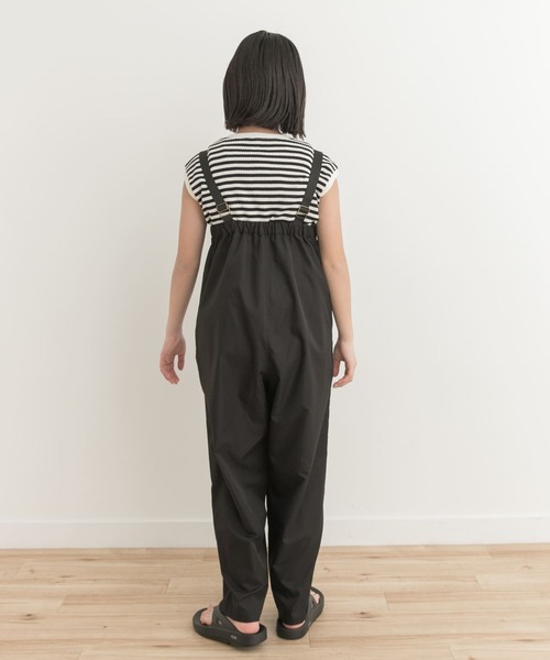 URBAN RESEARCH DOORS（アーバンリサーチドアーズ）の「『親子リンク』add fabrics撥水サロペット(KIDS)（サロペット/オーバーオール・キッズ・チャコールグレー/ブラック・150）」の5枚目の写真