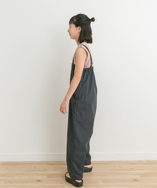 URBAN RESEARCH DOORS（アーバンリサーチドアーズ）の「『親子リンク』add fabrics撥水サロペット(KIDS)（サロペット/オーバーオール・キッズ・チャコールグレー/ブラック・150）」の13枚目の写真