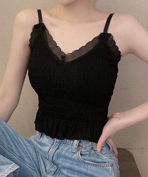 Lace Ladies(レースレディース)の「フリル シャーリング Vネック カップ付き キャミソール(キャミソール・レディース・グレー/ブラック/ブラウン/ホワイト・FREE)」の1枚目の写真