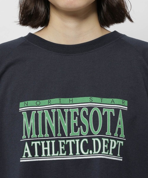 niko and...（ニコアンド）の「アソートカレッジTシャツ（Tシャツ/カットソー・レディース・レッド/ネイビー/オフホワイト/ナチュラル・MEDIUM/LARGE）」の6枚目の写真