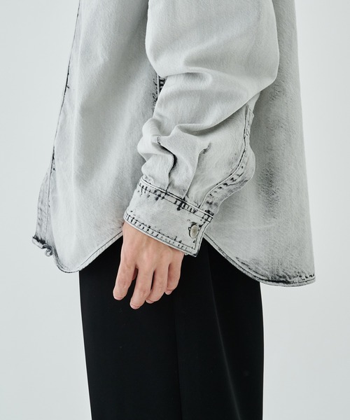 John lawrence sullivan ブリーチデニム+Tシャツ JOHN LAWRENCE SULLIVAN（ジョンローレンスサリバン）の「JOHN