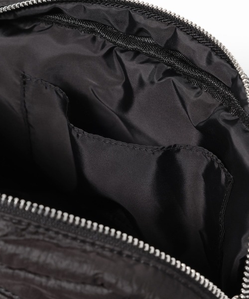 niko and...(ニコアンド)の「オリジナルフリルボディバッグ(ボディバッグ/ウエストポーチ・レディース・アイボリー/シルバー/ブラック・0)」の12枚目の写真