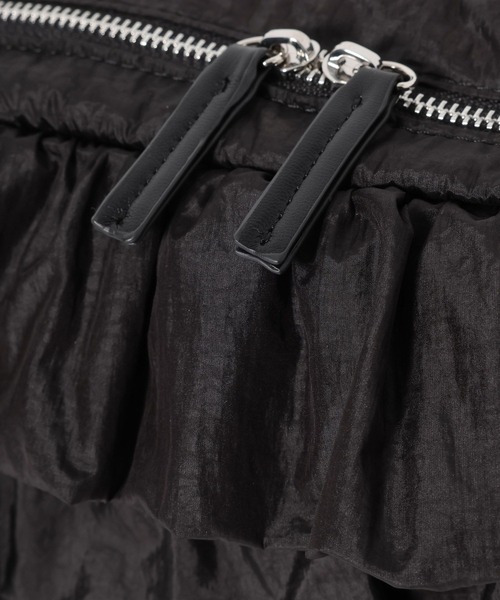 niko and...(ニコアンド)の「オリジナルフリルボディバッグ(ボディバッグ/ウエストポーチ・レディース・アイボリー/シルバー/ブラック・0)」の14枚目の写真