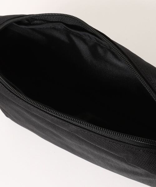 Manhattan Portage(マンハッタンポーテージ)の「Jogger Bag Embroidered Patch THRASHER(ショルダーバッグ・メンズ・ブラック・X-SMALL)」の2枚目の写真