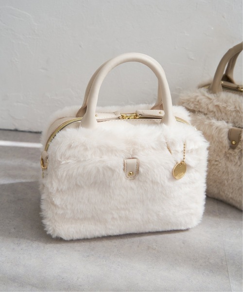 ikka(イッカ)の「【雑誌InRed12月号掲載】エコファー2WAYミニショルダー(ショルダーバッグ・レディース・ブラック/オフホワイト/ダークグリーン/ベージュ/グレー/ホワイト・FREE)」の3枚目の写真