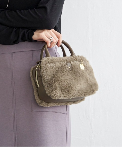 ikka(イッカ)の「【雑誌InRed12月号掲載】エコファー2WAYミニショルダー(ショルダーバッグ・レディース・ブラック/オフホワイト/ダークグリーン/ベージュ/グレー/ホワイト・FREE)」の6枚目の写真