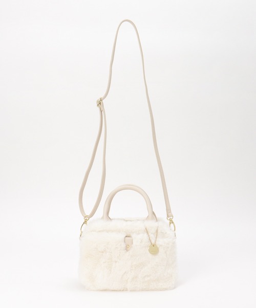 ikka(イッカ)の「【雑誌InRed12月号掲載】エコファー2WAYミニショルダー(ショルダーバッグ・レディース・ブラック/オフホワイト/ダークグリーン/ベージュ/グレー/ホワイト・FREE)」の16枚目の写真