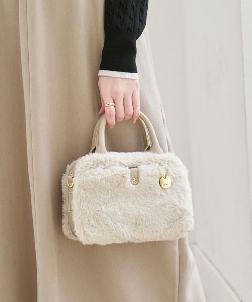 ikka(イッカ)の「【雑誌InRed12月号掲載】エコファー2WAYミニショルダー(ショルダーバッグ・レディース・ブラック/オフホワイト/ダークグリーン/ベージュ/グレー/ホワイト・FREE)」の9枚目の写真