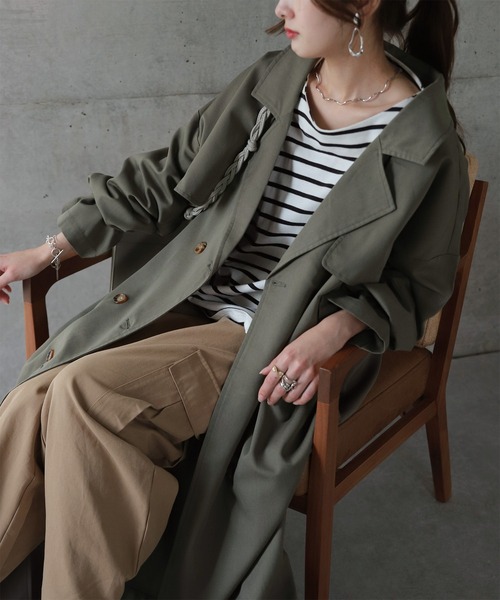 HUG.U（ハグユー）の「こなれトレンチ（トレンチコート・レディース・セージグリーン/ダークグレー/ブラック/ライトベージュ・FREE）」の16枚目の写真