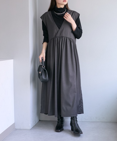 PUAL CE CIN(ピュアルセシン)の「【Du noir】深Vネックジャンパースカート(ジャンパースカート・レディース・チャコールグレー/ブラック・FREE)」の4枚目の写真