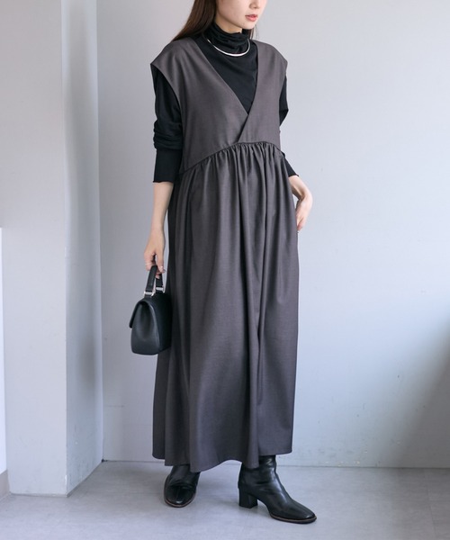 PUAL CE CIN(ピュアルセシン)の「【Du noir】深Vネックジャンパースカート(ジャンパースカート・レディース・チャコールグレー/ブラック・FREE)」の5枚目の写真