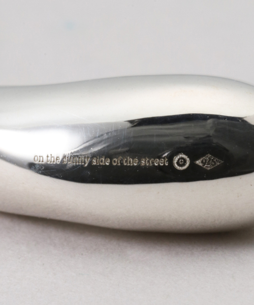 しっぽの長い座ったベア セール】ON THE SUNNY SIDE OF THE STREET Silver925 ネックレス