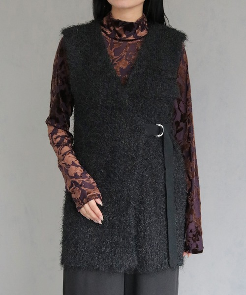 &g'aime（アンジェム）の「【&g'aime】ベルテッドシャギーニットベスト　BELTED SHAGGY KNIT VEST（ニット/セーター・レディース・ブラック/グレイッシュベージュ・FREE）」の8枚目の写真