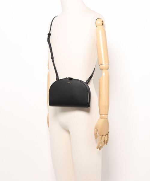 A.P.C. バッグ　DEMI-LUNE クラッチ CLUTCH DEMI-LUNE（クラッチバッグ）｜A.P.C.（アーペーセー）の