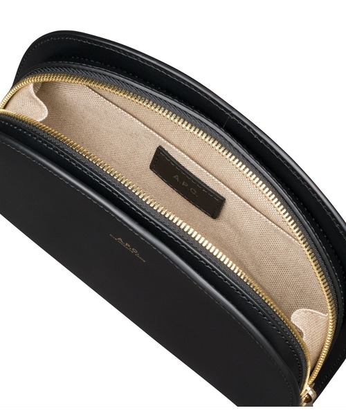 A.P.C. 正規品/関税/送料込み MARKET クラッチバッグ CLUTCH DEMI-LUNE(クラッチバッグ)|A.P.C.(アーペーセー)の
