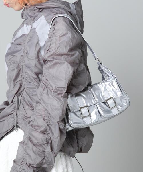 SIS(エスアイエス)の「【WEB限定】SIS/エスアイエス/ナイロンサイドポケットバッグ(トートバッグ・レディース・ブラック/シルバー・F)」の18枚目の写真