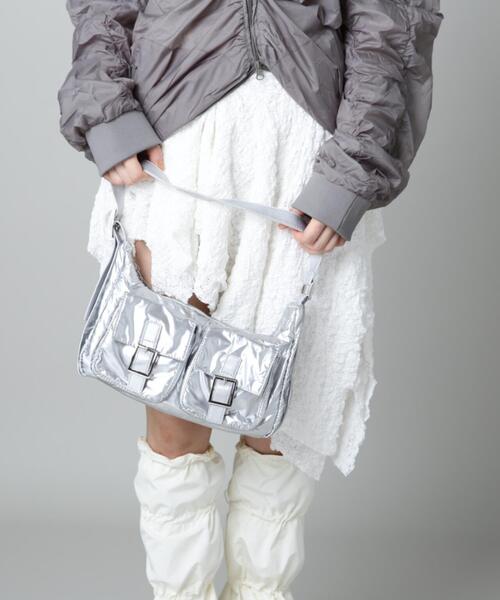 SIS(エスアイエス)の「【WEB限定】SIS/エスアイエス/ナイロンサイドポケットバッグ(トートバッグ・レディース・ブラック/シルバー・F)」の13枚目の写真