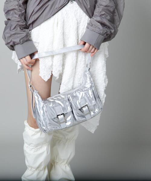 SIS(エスアイエス)の「【WEB限定】SIS/エスアイエス/ナイロンサイドポケットバッグ(トートバッグ・レディース・ブラック/シルバー・F)」の14枚目の写真