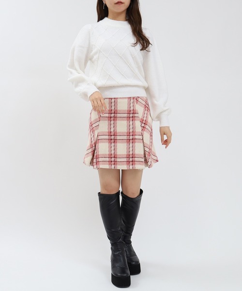 ASTORIA ODIER(アストリアオディール)の「フラッフィーダイヤ柄パール付きニット(ニット/セーター・レディース・チャコールグレー/ホワイト/イエロー/ピンク・MEDIUM)」の13枚目の写真