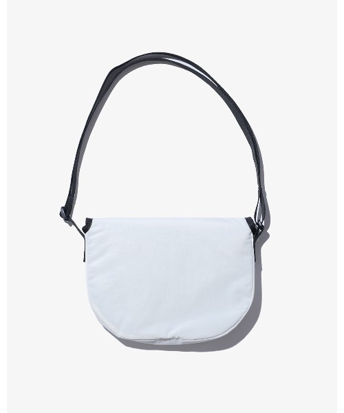 KEBOZ（ケボズ）の「MINI PUFF SHOULDER（ショルダーバッグ・メンズ・ブラック/オリーブ/オフホワイト・FREE）」の11枚目の写真