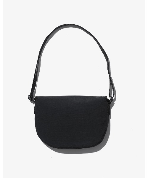 KEBOZ（ケボズ）の「MINI PUFF SHOULDER（ショルダーバッグ・メンズ・ブラック/オリーブ/オフホワイト・FREE）」の4枚目の写真