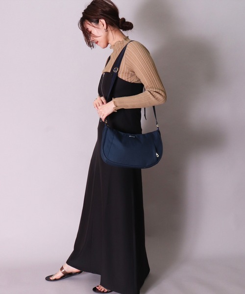 anello(アネロ)の「(LF)【anello】4ポケット 両面撥水加工 A4 ショルダーバッグ(ショルダーバッグ・レディース・ネイビー/ライトグレー/ブラック・ONE SIZE)」の11枚目の写真