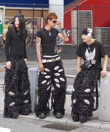 UNIZ（ユニズ）の「【UNIZ】BLACK MONSTER PANTS / 【ユニズ】ブラックモンスターダメージワイドデニムパンツ＜着用動画あり＞（デニムパンツ）」