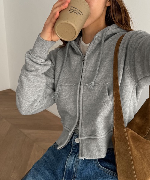 CANAL JEAN(キャナルジーン)の「HARING 裏毛コンパクトパーカー(パーカー・レディース・ネイビー/グレー/レッド・ONE SIZE)」の6枚目の写真