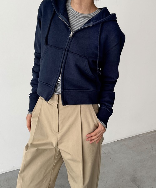 CANAL JEAN(キャナルジーン)の「HARING 裏毛コンパクトパーカー(パーカー・レディース・ネイビー/グレー/レッド・ONE SIZE)」の11枚目の写真