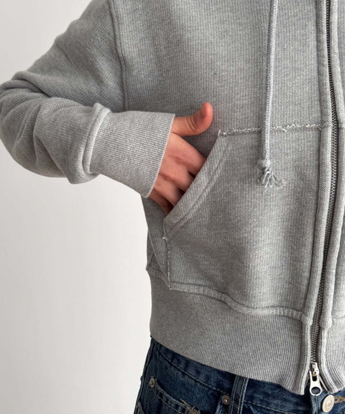 CANAL JEAN(キャナルジーン)の「HARING 裏毛コンパクトパーカー(パーカー・レディース・ネイビー/グレー/レッド・ONE SIZE)」の18枚目の写真