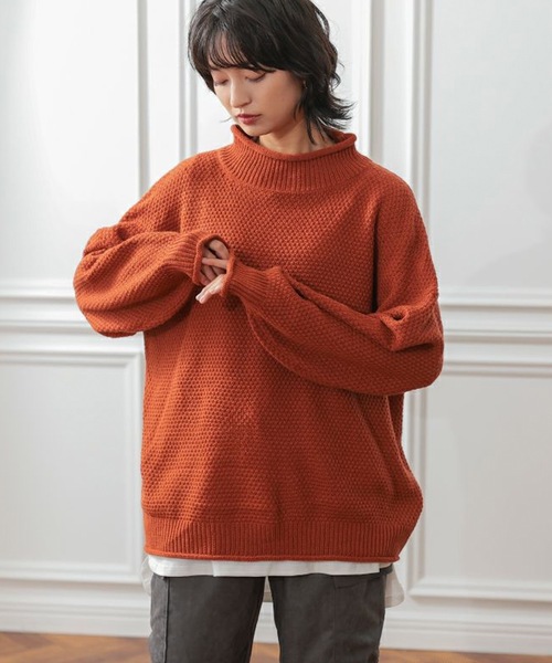 aquagarage(アクアガレージ)の「MUMU×aquagarageコラボ 裾付き裏起毛インナー(Tシャツ/カットソー・レディース・ホワイト系その他4/ブラック系その他5/ホワイト×ブルー/ホワイト系その他5/ホワイト系その他7/ホワイト系その他6/ブラック系その他6/ホワイト系その他3/ブラック系その他4/ブラック系その他7・M/LL/L)」の12枚目の写真